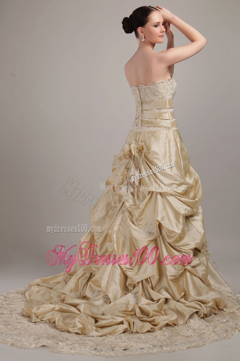 High-class Champagne Pick-ups Handmade Flowers Wedding Gown Lace Hem