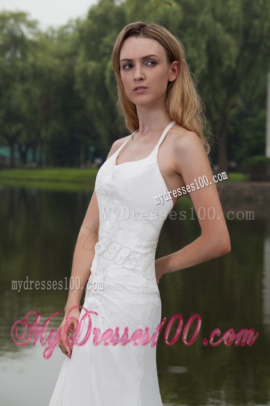 Beautiful Halter Top Sweep Train White Wedding Dress with Embroidery
