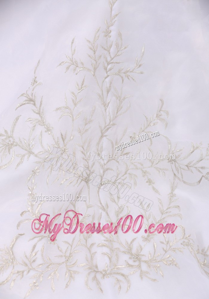 Embroideries and Beadings Decorated Wedding Dresses with Brush Train