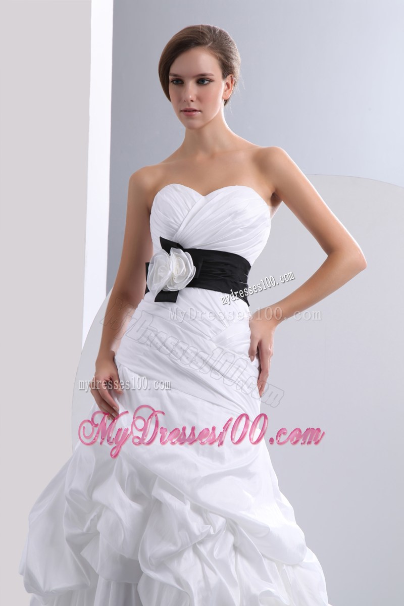 Flowery Black Belt Sweetheart Chapel Wedding Gown with Pick-ups
