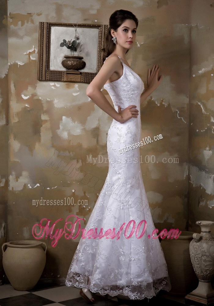 Mermaid Plunging V-neck Spaghetti Straps White Lace Wedding Dress