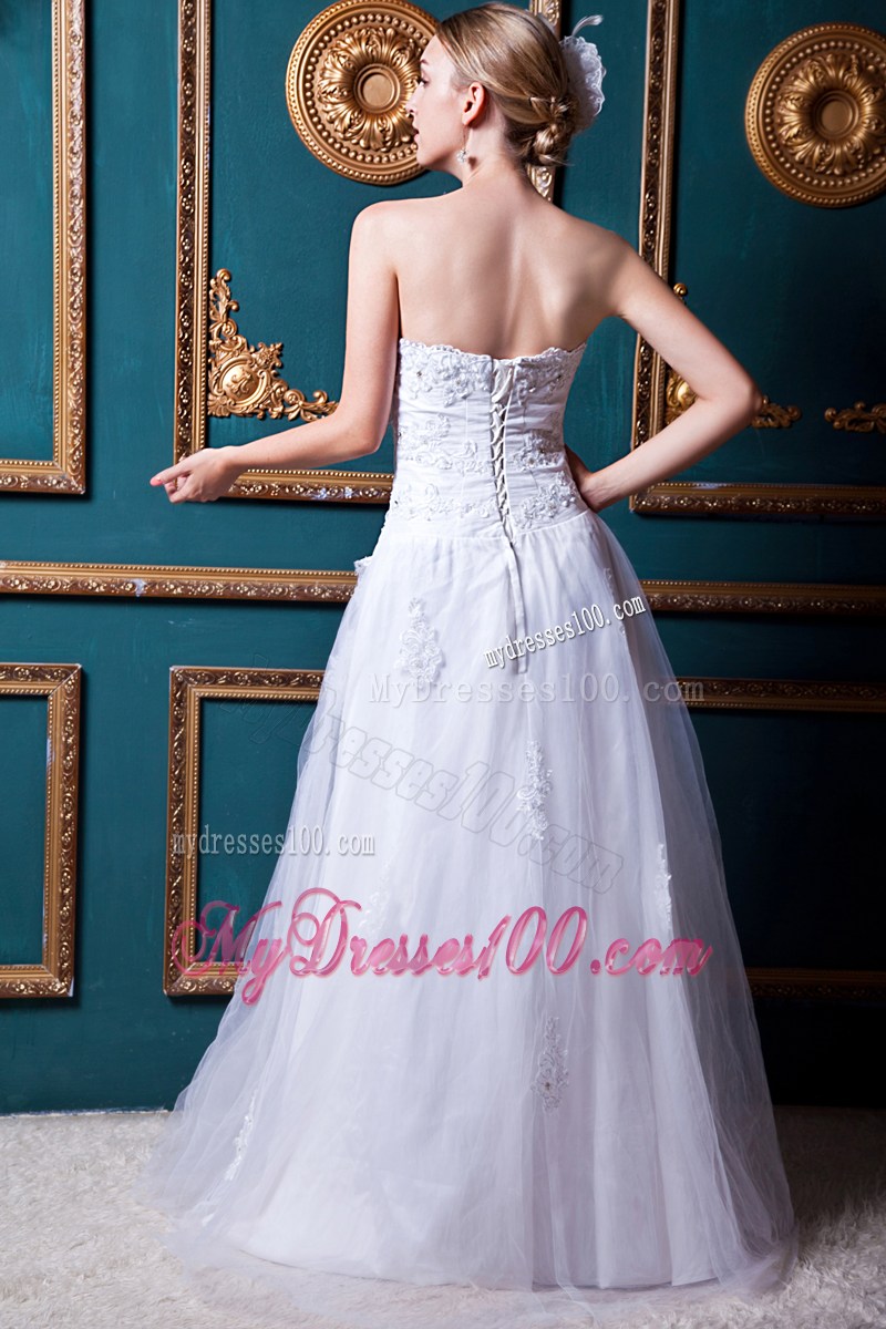 Beading Strapless Wedding Dresses Decorated by Floral Appliques