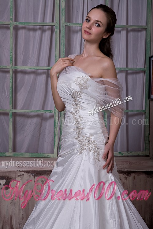 Strapless Appliques Ruches Brush Train Lace-up Wedding Dresses