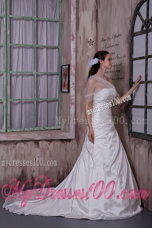 Strapless Appliques Ruches Brush Train Lace-up Wedding Dresses