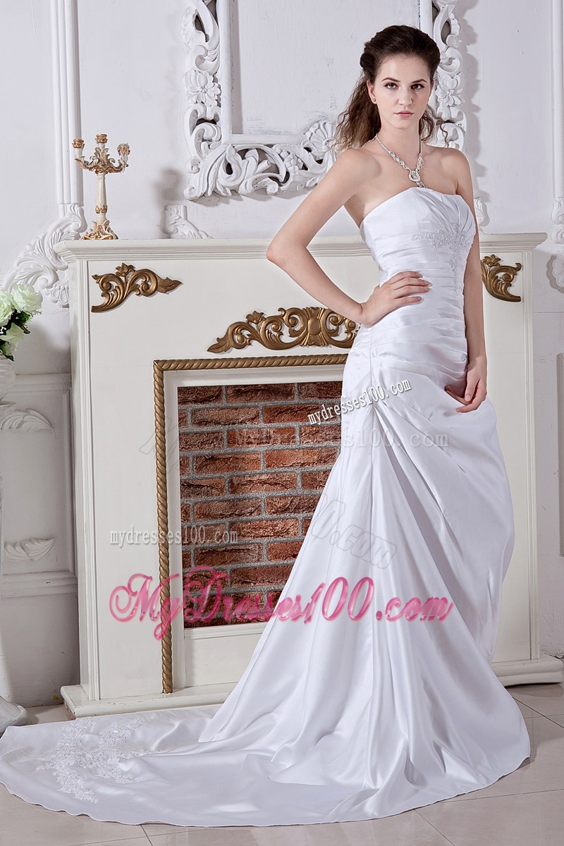 Inexpensive Strapless Appliques and Ruching Wedding Dress