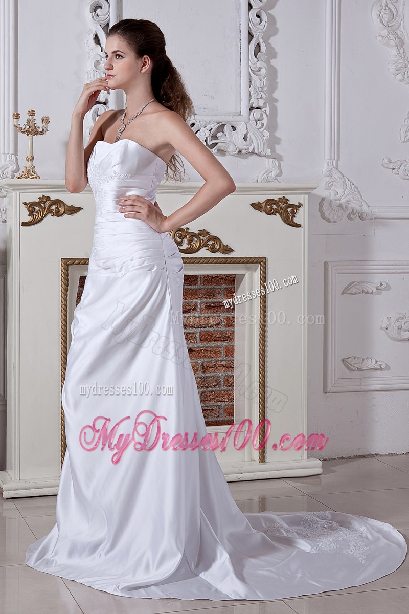 Inexpensive Strapless Appliques and Ruching Wedding Dress