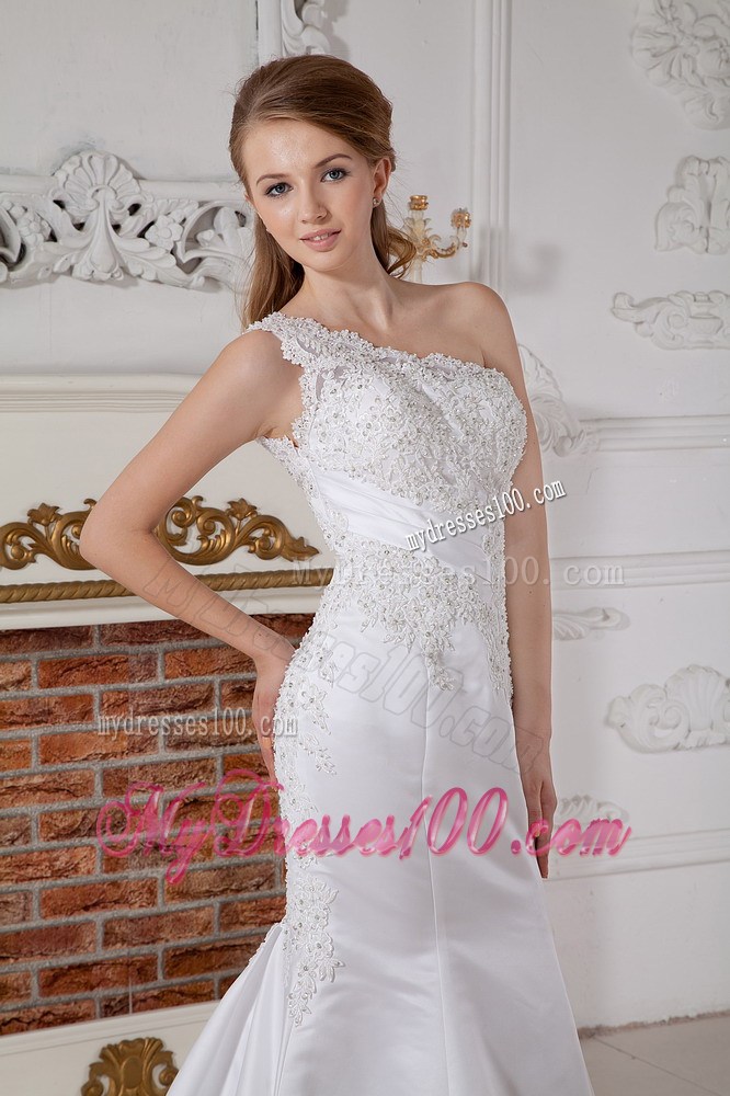 One Shoulder Appliqued and Beaded Trumpet Court Train Bridal Dress
