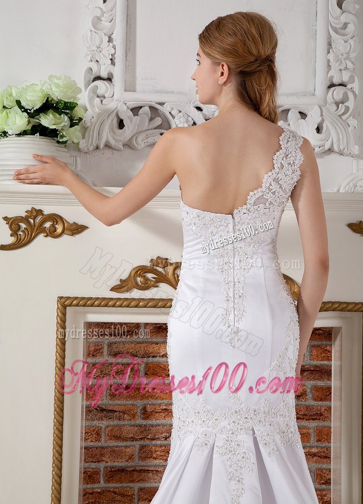 One Shoulder Appliqued and Beaded Trumpet Court Train Bridal Dress