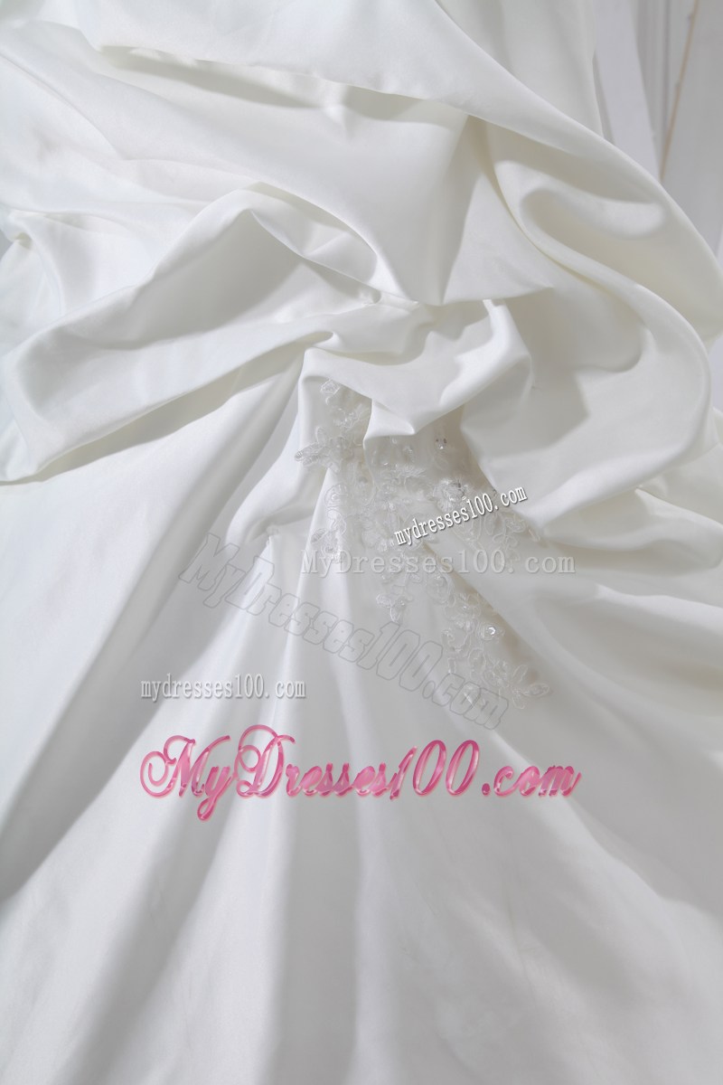 Pick-ups V-neck Sleeveless Lace Decorate White Wedding Dress