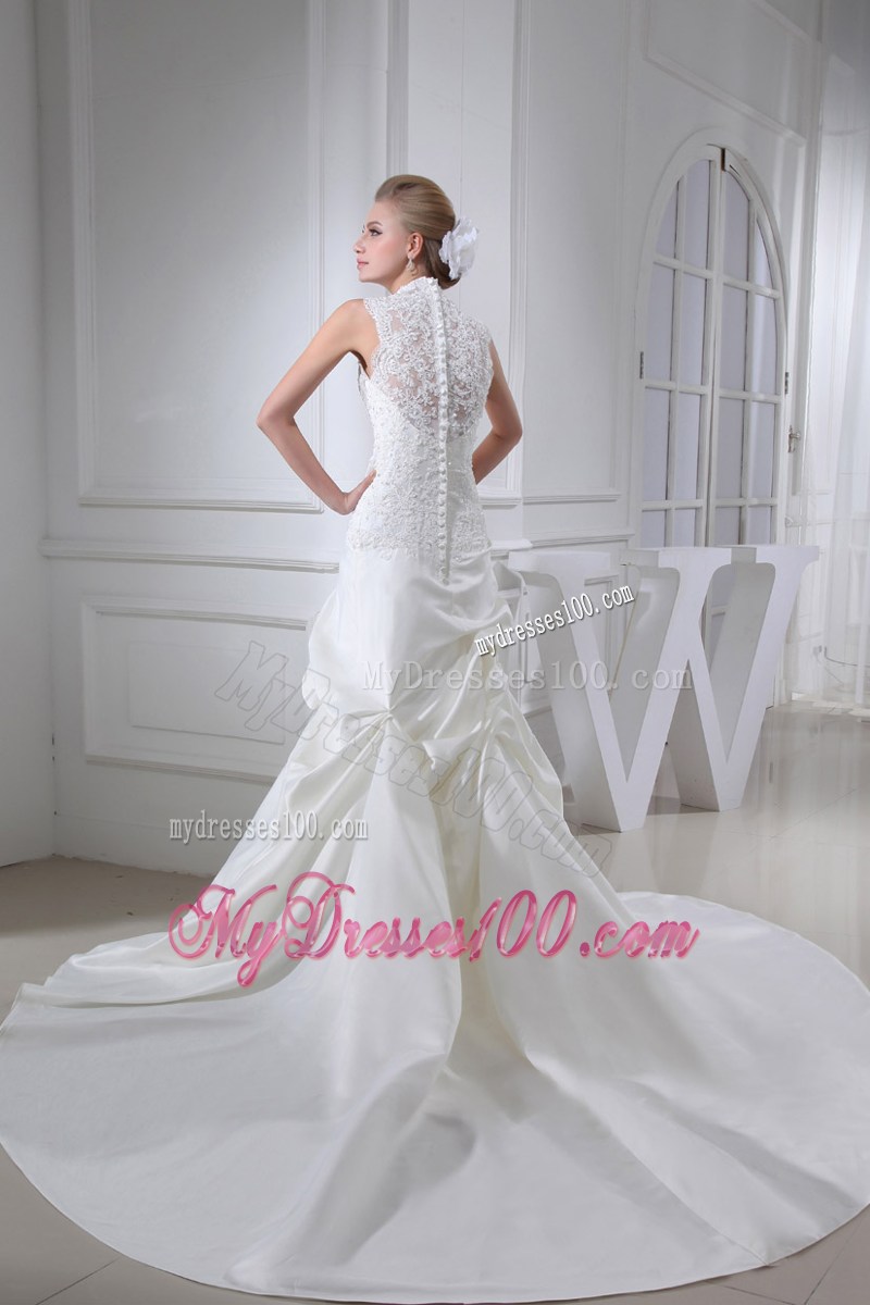 Pick-ups V-neck Sleeveless Lace Decorate White Wedding Dress