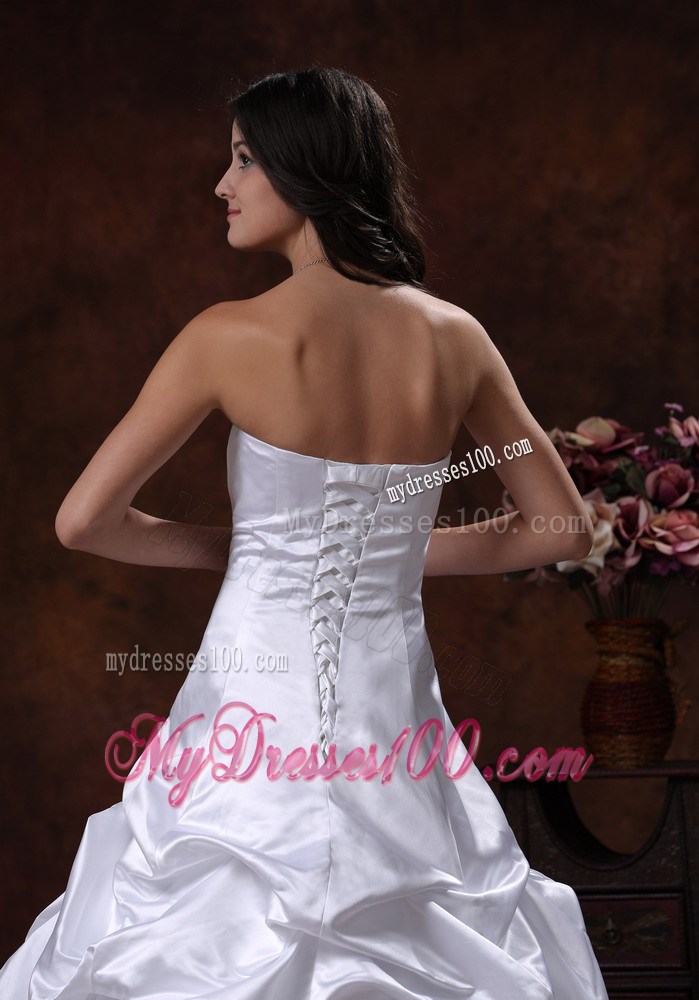 Lace-Up Back Pick-ups Bodice Bridal Gowns in White For All Beauties