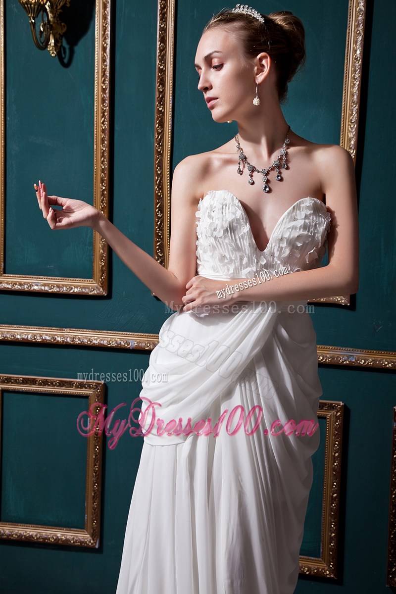 Strapless Sweetheart Floral Embellishment White Wedding Gown with Ruffles