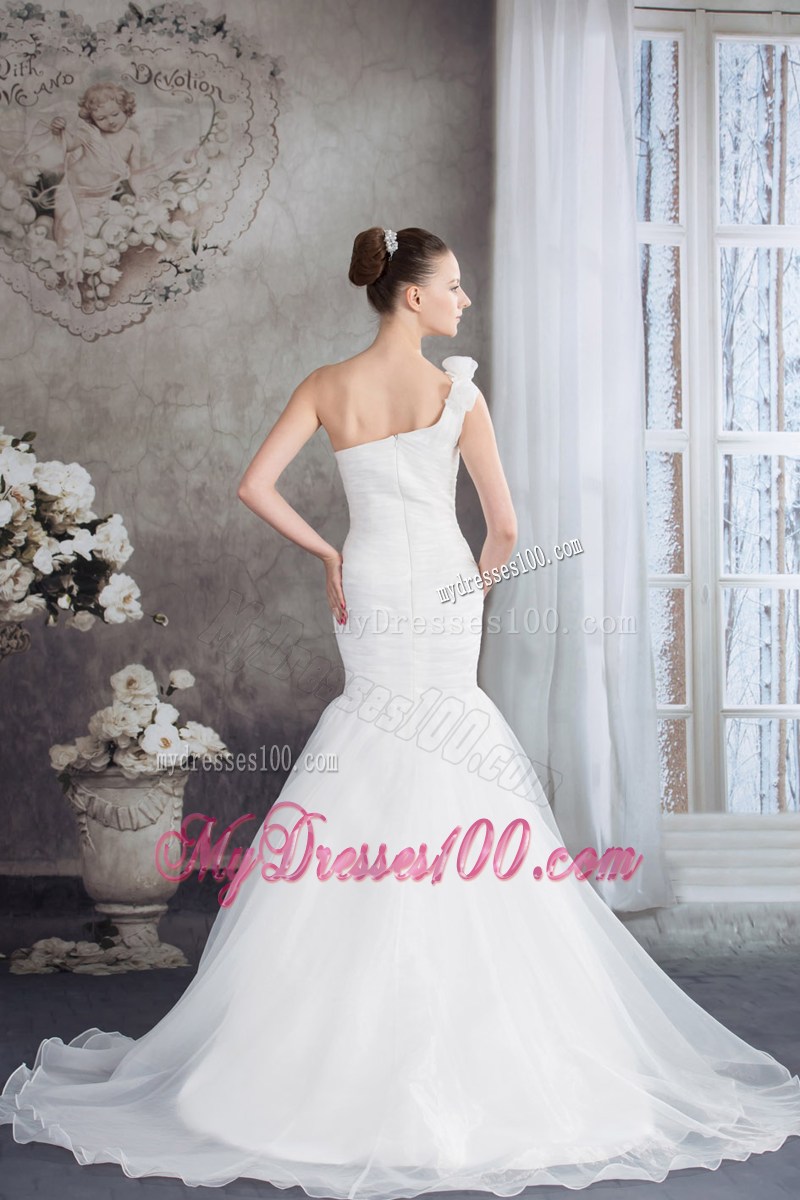 Impressive One Shoulder Handmade Flowers White Wedding Dress
