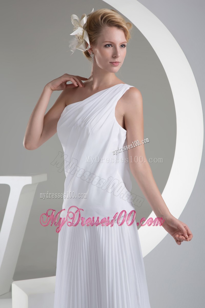 Hot on Sale One Shoulder Brush Train White Chiffon with Pleats