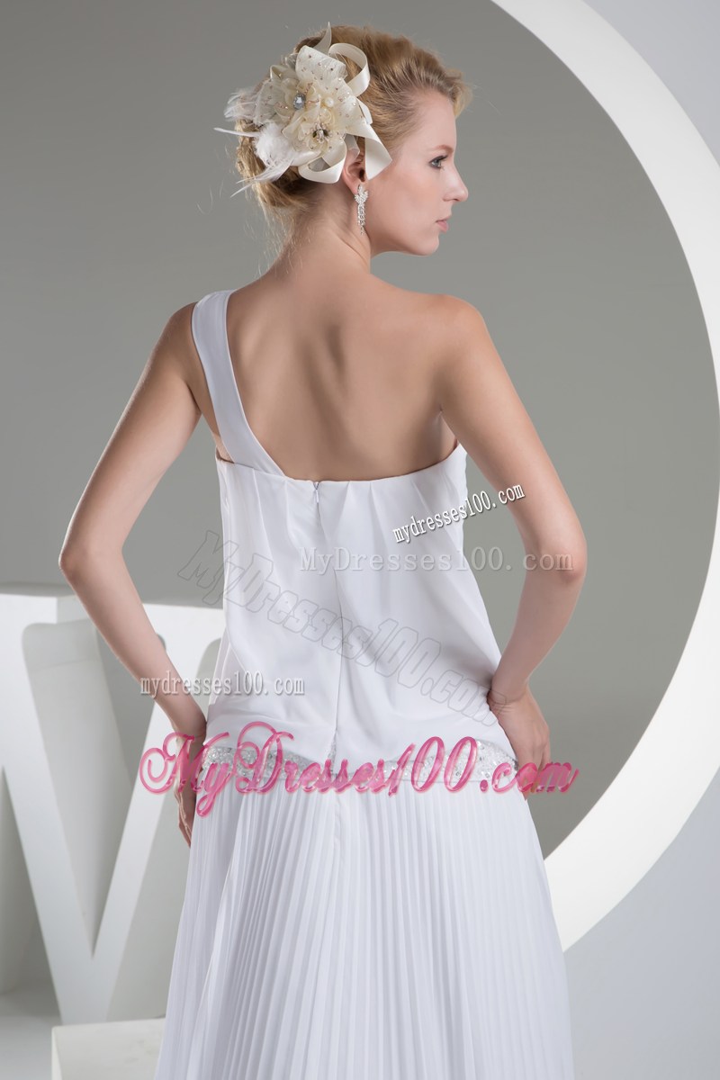 Hot on Sale One Shoulder Brush Train White Chiffon with Pleats