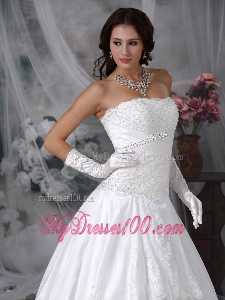 Beadings and Appliques Decorated Bridal Gowns with Lace Flowers Hemline