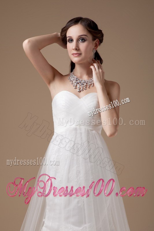 Brush Train Strapless White Wedding Dress with Lace Appliques