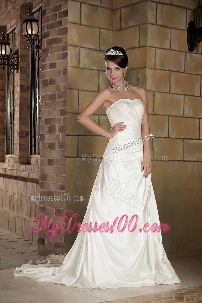 Ruches and Appliques Accent on Court Train Organza Wedding Gown