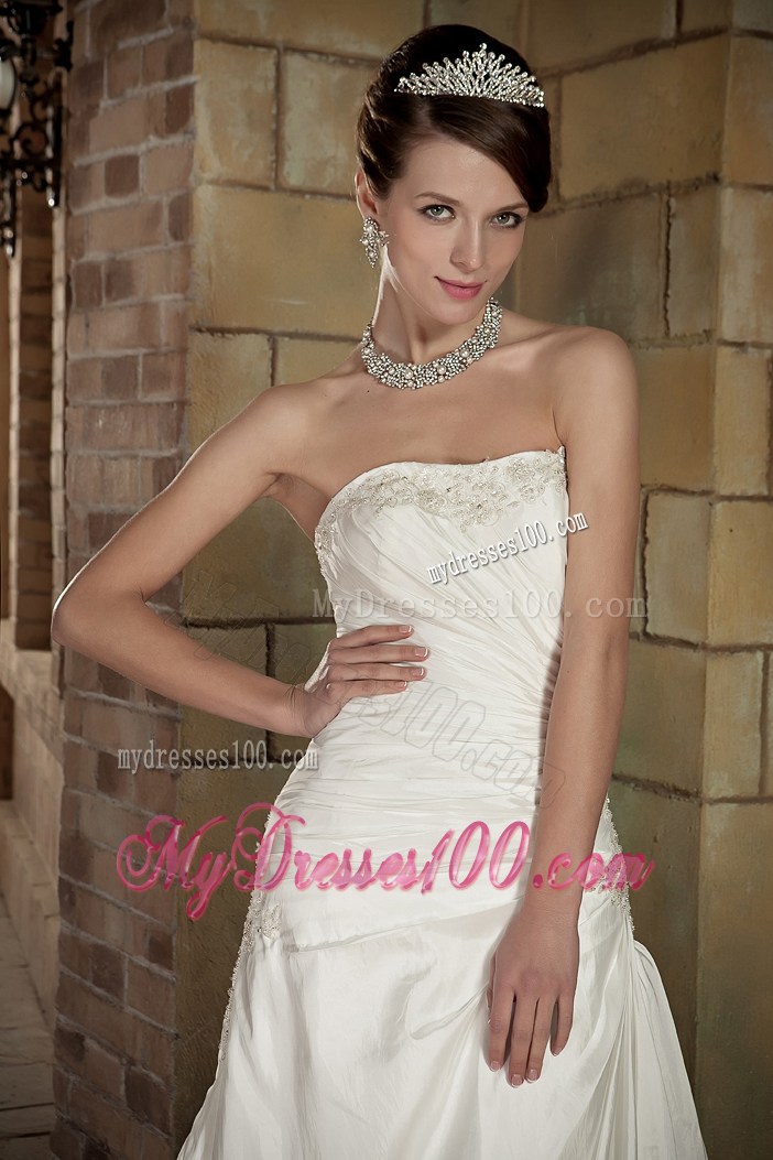 Ruches and Appliques Accent on Court Train Organza Wedding Gown