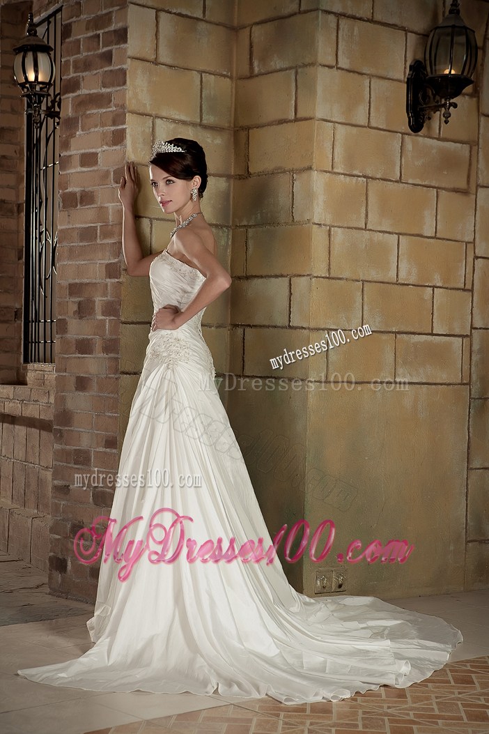Ruches and Appliques Accent on Court Train Organza Wedding Gown