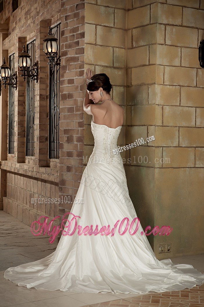 Ruches and Appliques Accent on Court Train Organza Wedding Gown