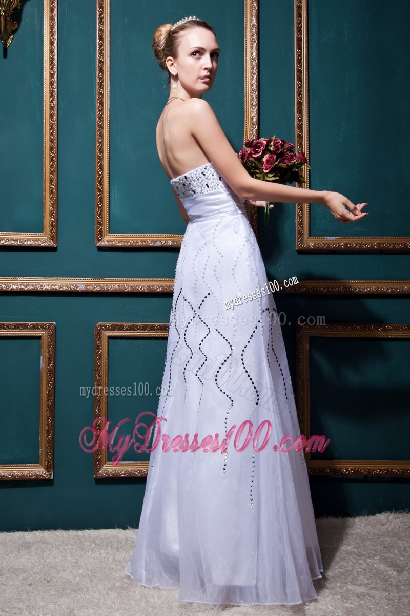 Pretty Lilac Column Sweetheart Strapless Wedding Gown with Beading