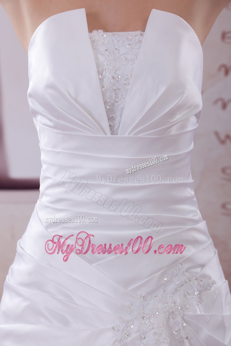 Appliques and Ruches Taffeta Wedding Dresses with Court Train 2014