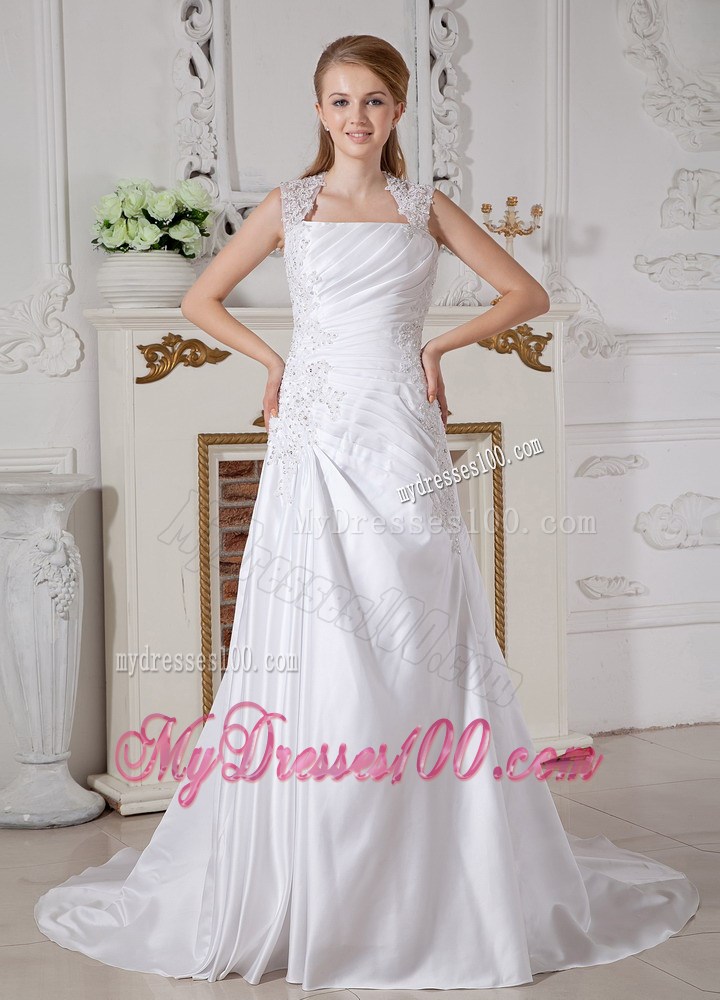 Back Out Court Train Ruched Bridal Dress Decorate with Beaded Appliques