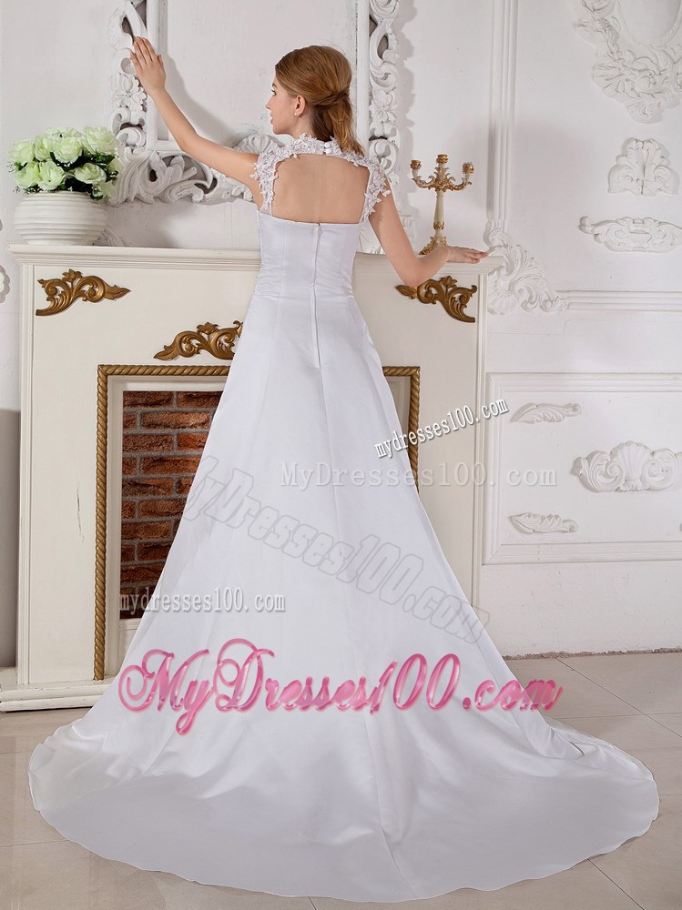 Back Out Court Train Ruched Bridal Dress Decorate with Beaded Appliques