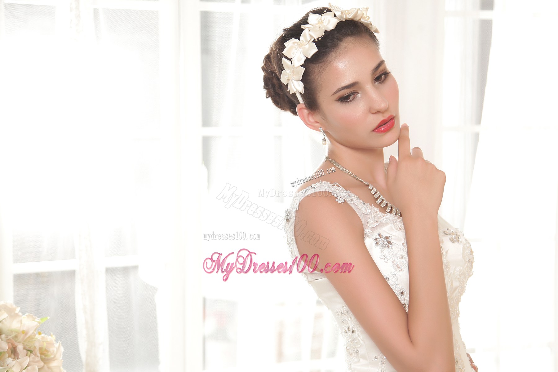 Pretty Straps Appliques Floor Length Lace-up Back White Wedding Gown