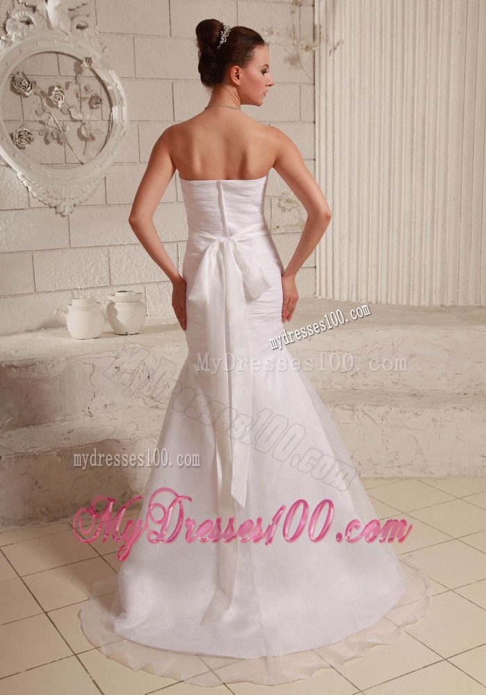 Simple Style Ruche White Wedding Dress Brush Train with Ribbon on Back