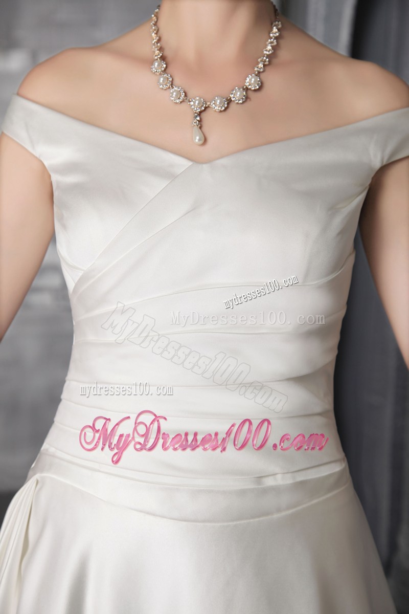 Off-the-shoulder Ruche White Wedding Gown with Handmade Flowers on Back