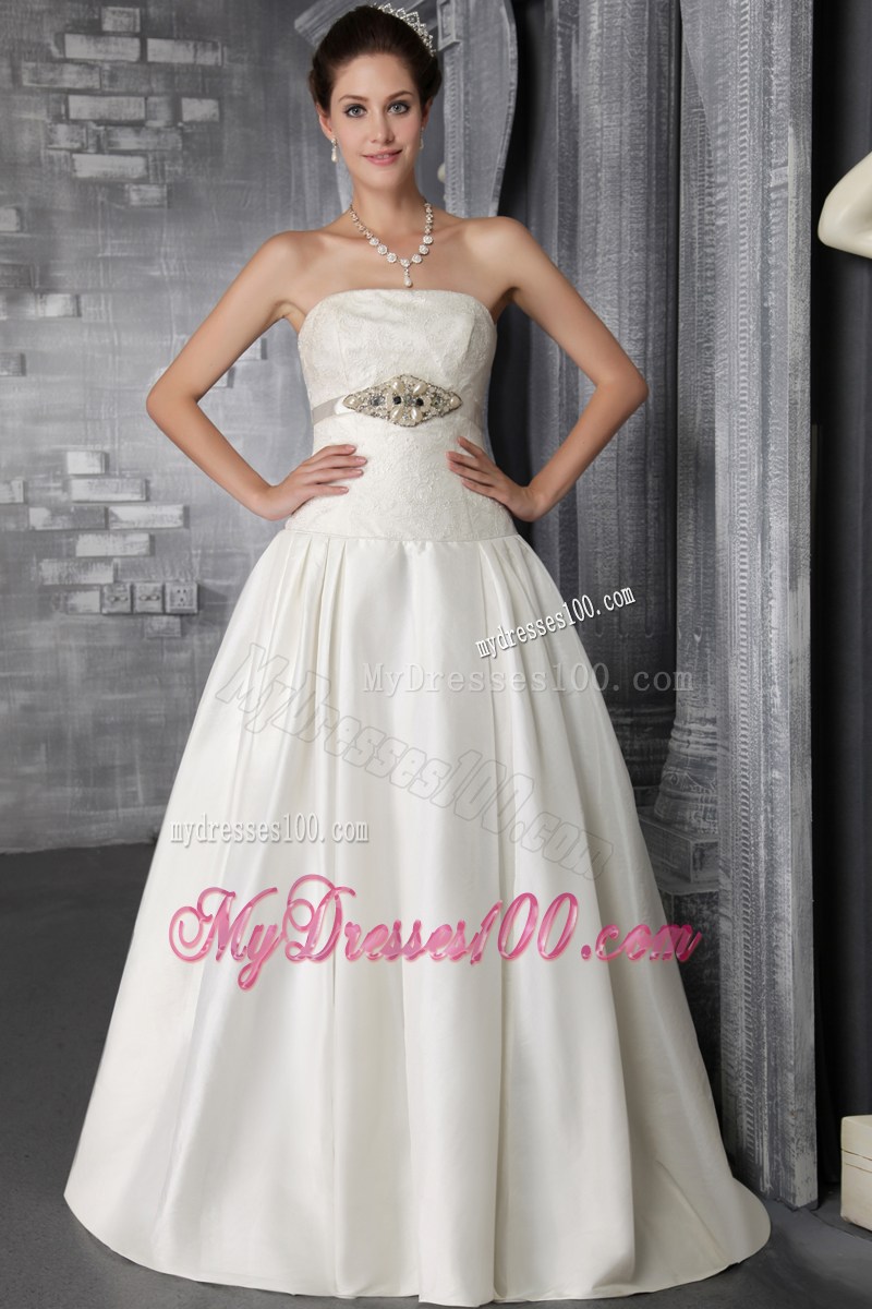 Ruffles Beaded White Wedding Gown Lace Decoration in the Mainstream