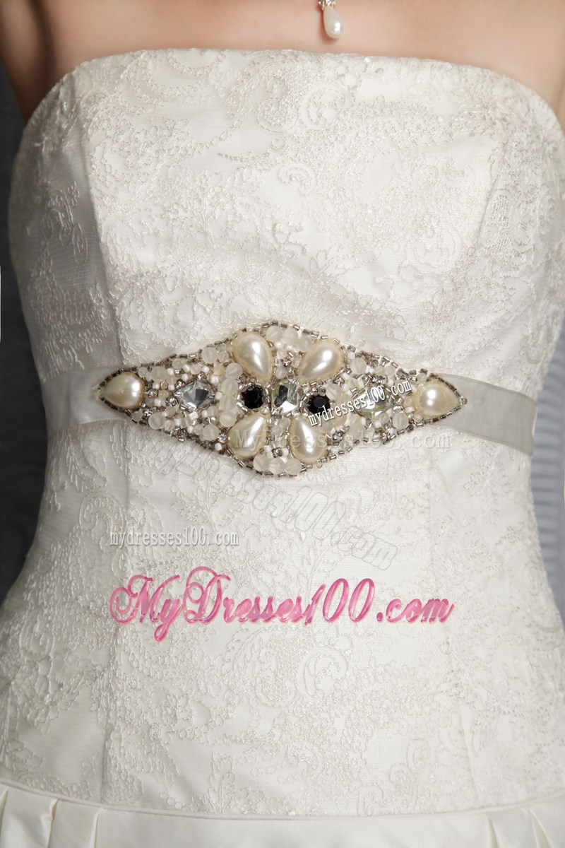 Ruffles Beaded White Wedding Gown Lace Decoration in the Mainstream