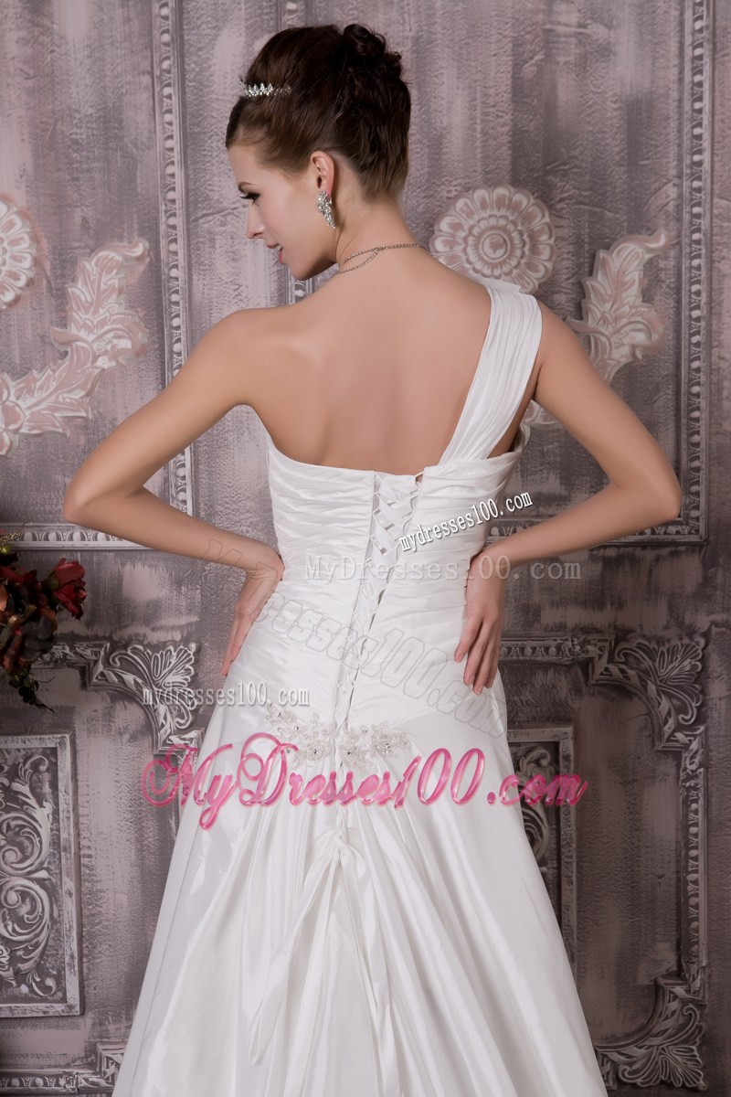 Appliqued Half Bowknot Accent One Shoulder Court Wedding Dresses