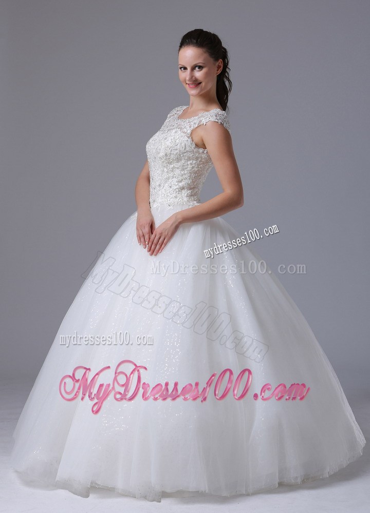 Scoop Lace-up Sleeveless Appliqued Wedding Gown of Floor-length
