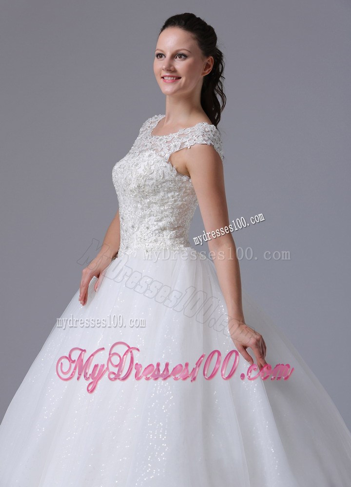Scoop Lace-up Sleeveless Appliqued Wedding Gown of Floor-length