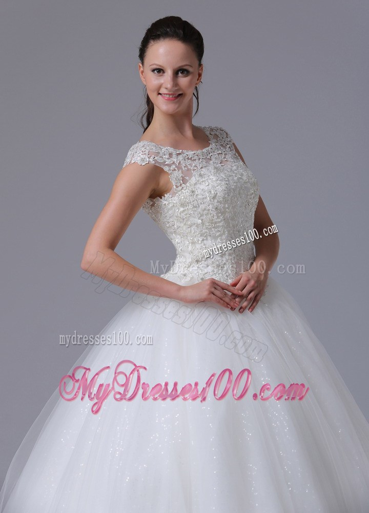 Scoop Lace-up Sleeveless Appliqued Wedding Gown of Floor-length