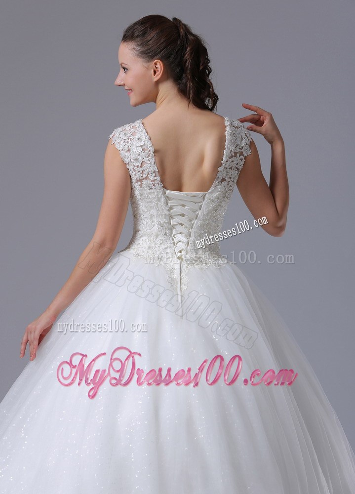 Scoop Lace-up Sleeveless Appliqued Wedding Gown of Floor-length