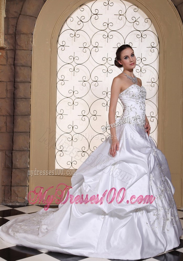 Chapel Train Dresses for the Bride with Embroidery and Pick-ups