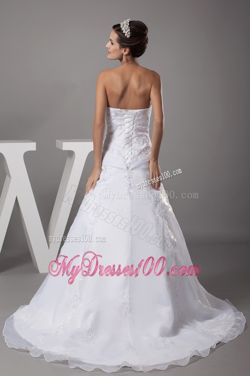 Floral Embroideries and Beadings Decorated Wedding Gowns with Brush Train