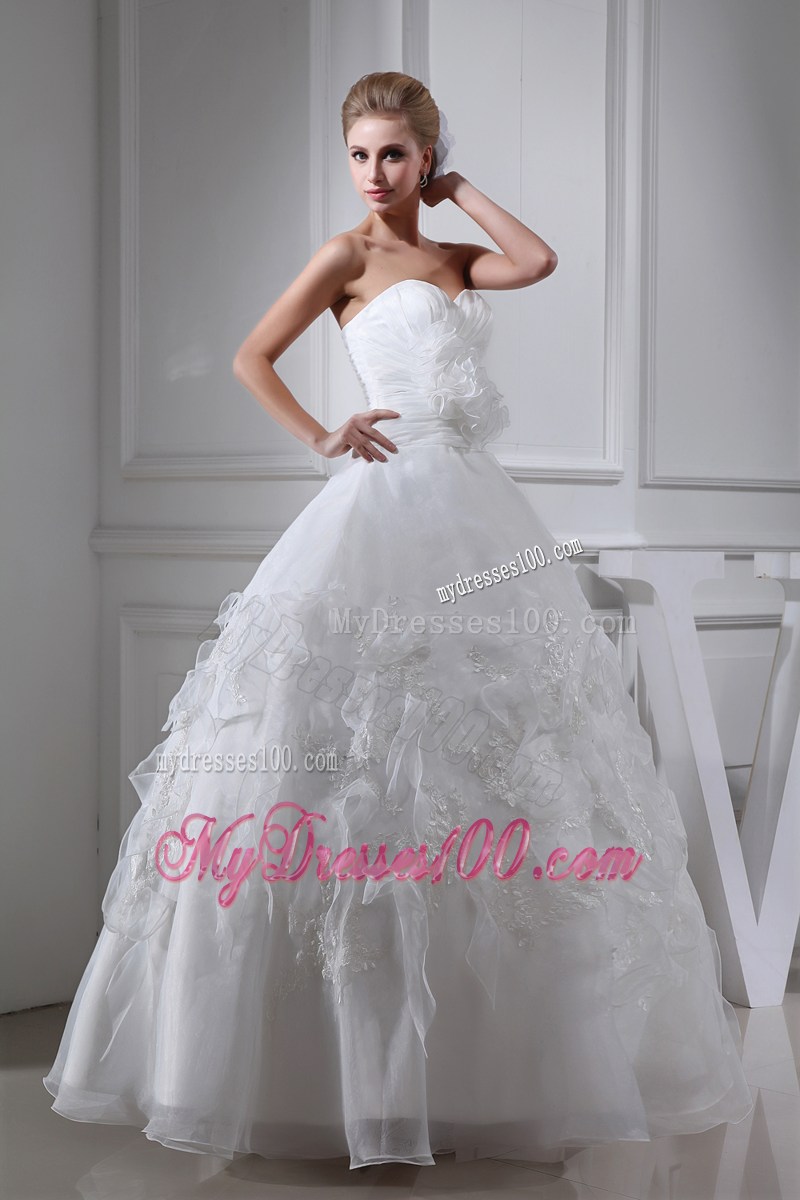 Sweetheart Puffy Wedding Gowns with Ruffles and Hand Made Flowers Sash