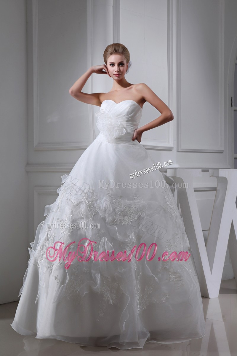 Sweetheart Puffy Wedding Gowns with Ruffles and Hand Made Flowers Sash