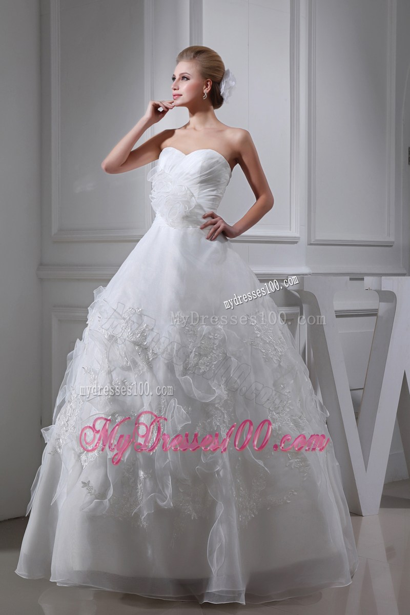 Sweetheart Puffy Wedding Gowns with Ruffles and Hand Made Flowers Sash