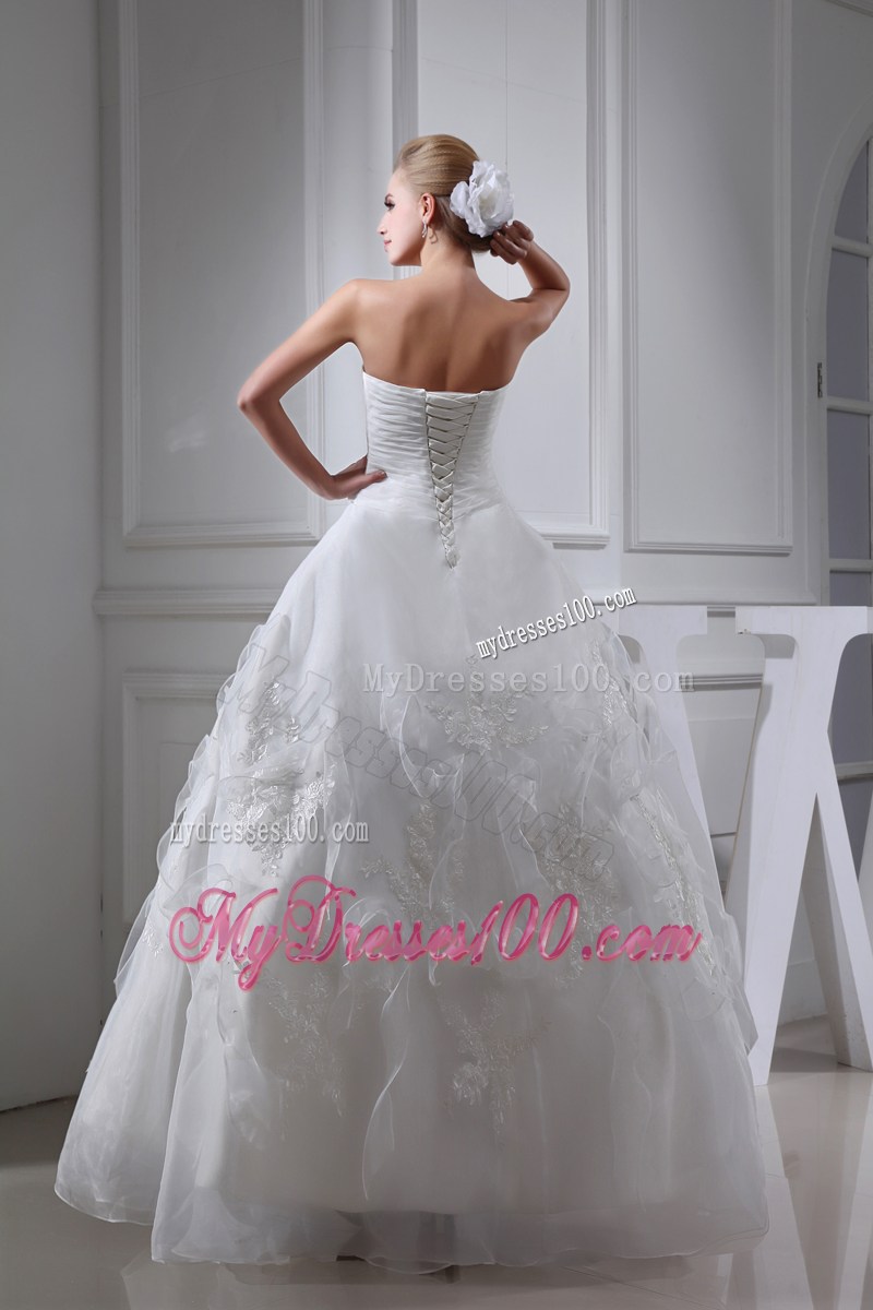 Sweetheart Puffy Wedding Gowns with Ruffles and Hand Made Flowers Sash