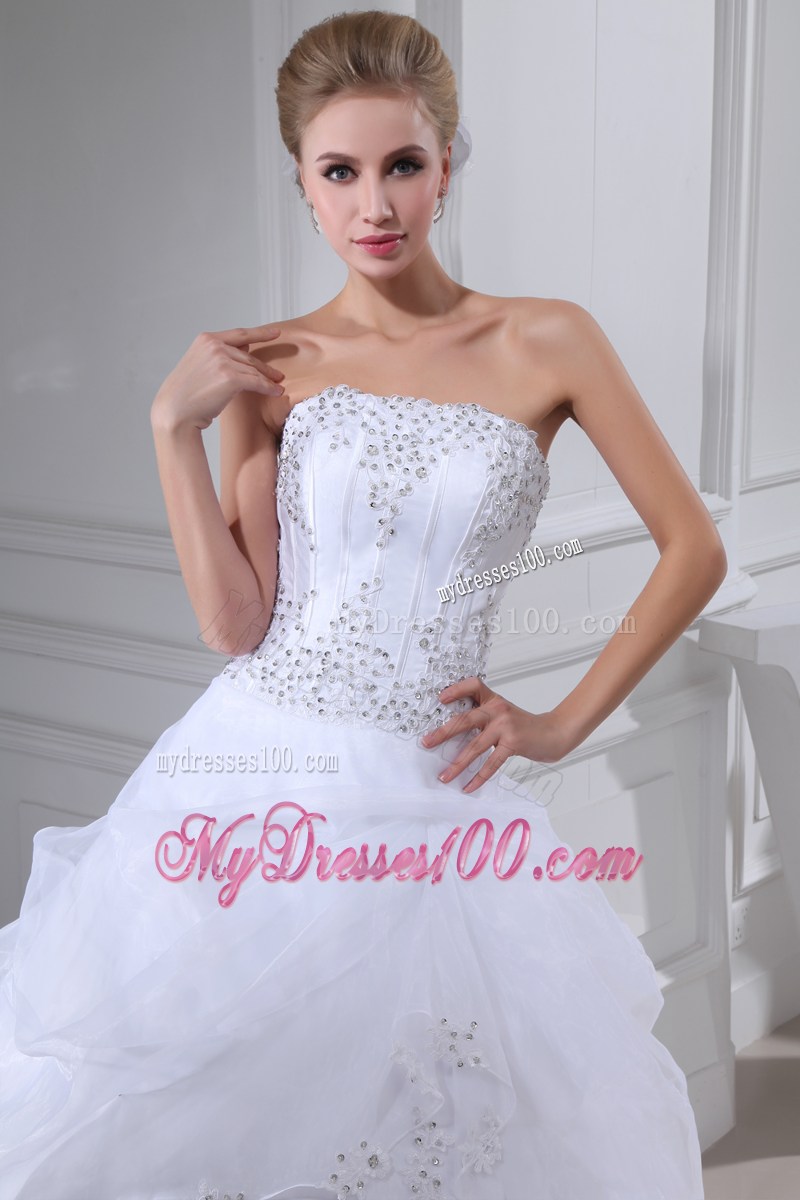 Diamonds and Beadings Decorated Pick-ups Bridal Gowns with Lace Edge