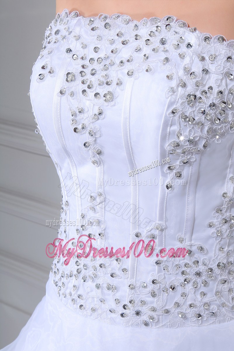 Diamonds and Beadings Decorated Pick-ups Bridal Gowns with Lace Edge