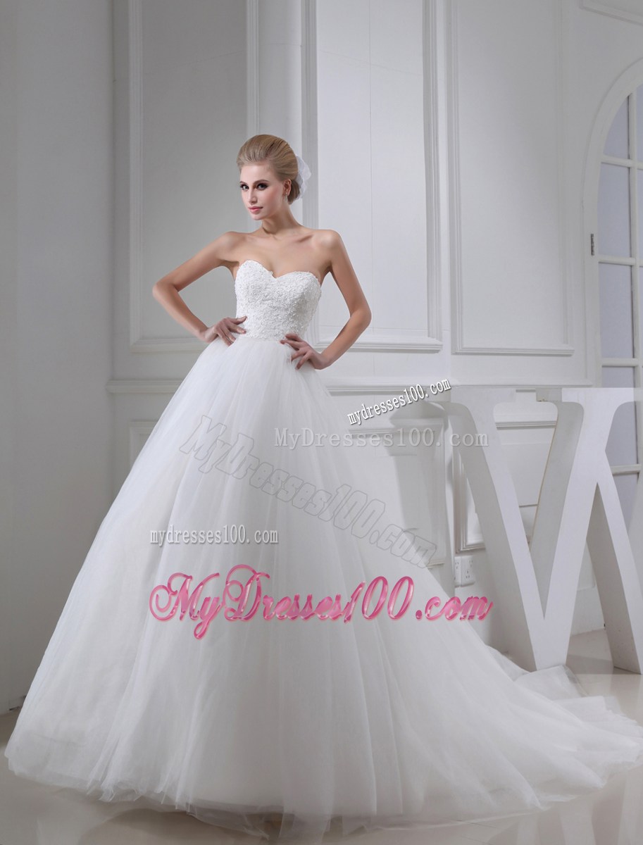 Beaded Appliques Sweetheart Tulle Bridal Gowns in White with Court Train