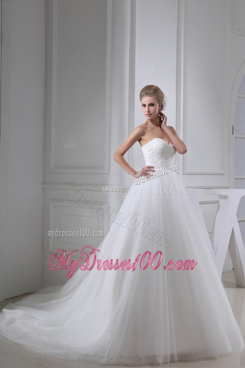Beaded Appliques Sweetheart Tulle Bridal Gowns in White with Court Train