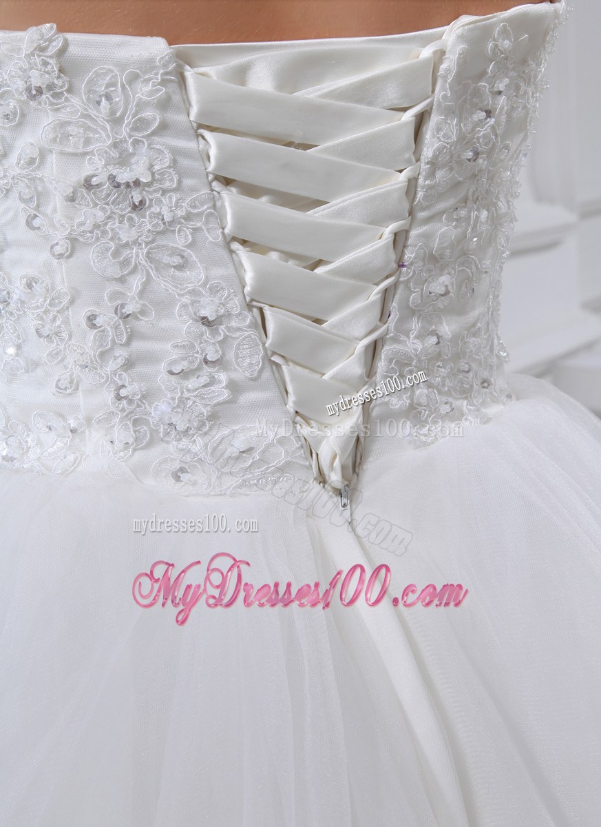Beaded Appliques Sweetheart Tulle Bridal Gowns in White with Court Train